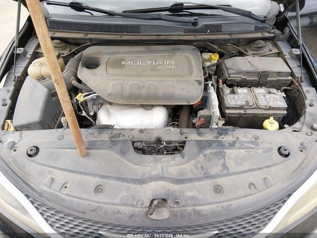 Продаж на аукціоні авто 2015 Chrysler 200 Limited, vin: 1C3CCCAB8FN614980, номер лоту: 44941557