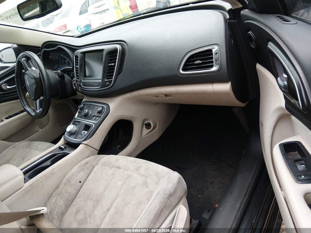 Chrysler 200 Limited 2015 1C3CCCAB8FN614980 Image 5