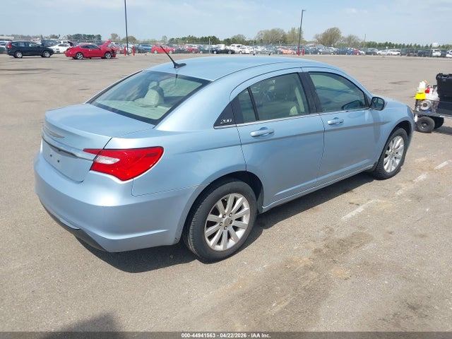 Продажа на аукционе авто 2013 Chrysler 200 Touring, vin: 1C3CCBBB7DN598745, номер лота: 44941563