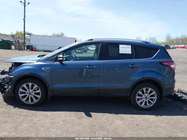 44941609 :رقم المزاد ، 1FMCU9J99JUC54329 vin ، 2018 Ford Escape Titanium مزاد بيع