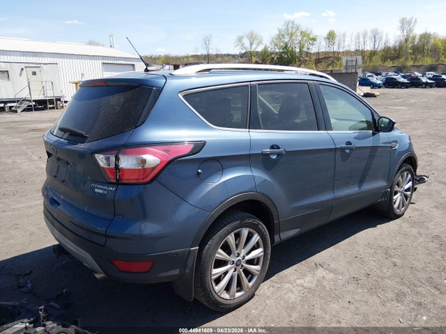 44941609 :رقم المزاد ، 1FMCU9J99JUC54329 vin ، 2018 Ford Escape Titanium مزاد بيع