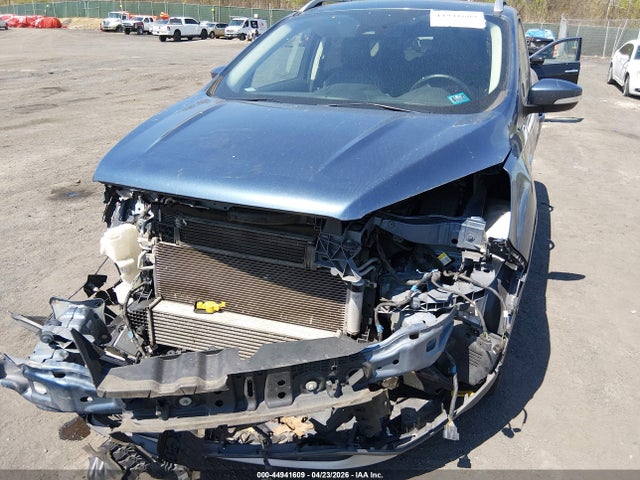 44941609 :رقم المزاد ، 1FMCU9J99JUC54329 vin ، 2018 Ford Escape Titanium مزاد بيع