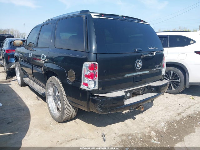 44941618 :رقم المزاد ، 1GYEC63NX5R225885 vin ، 2005 Cadillac Escalade Standard مزاد بيع