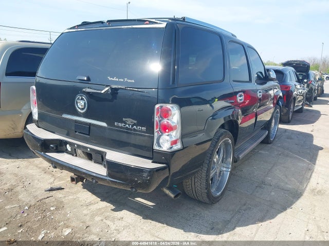 44941618 :رقم المزاد ، 1GYEC63NX5R225885 vin ، 2005 Cadillac Escalade Standard مزاد بيع