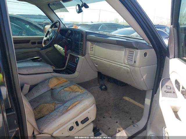 44941618 :رقم المزاد ، 1GYEC63NX5R225885 vin ، 2005 Cadillac Escalade Standard مزاد بيع