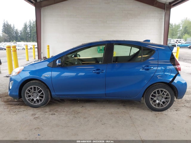 Toyota Prius C Four 2016 JTDKDTB33G1124273 Image 14