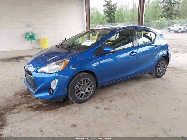 Toyota Prius C Four 2016 JTDKDTB33G1124273 Image 2