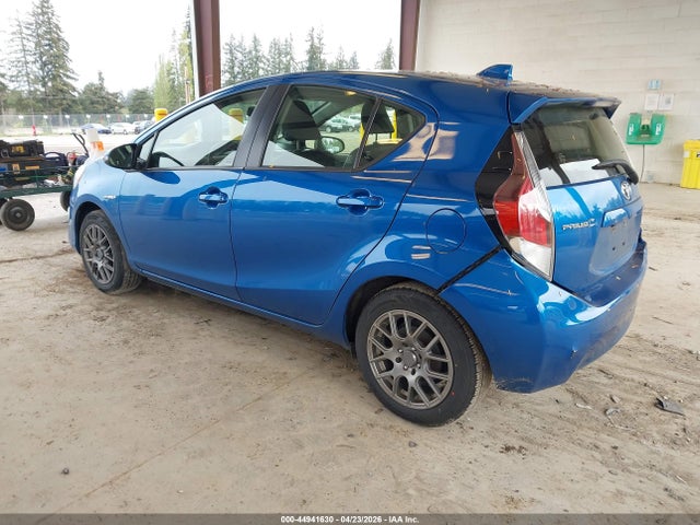 Toyota Prius C Four 2016 JTDKDTB33G1124273 Image 3