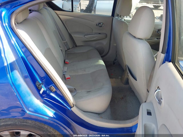 2015 Nissan Versa 1.6 S/1.6 S+/1.6 Sl/1.6 Sv მანქანა იყიდება აუქციონზე, vin: 3N1CN7AP6FL811366, აუქციონის ნომერი: 44941635
