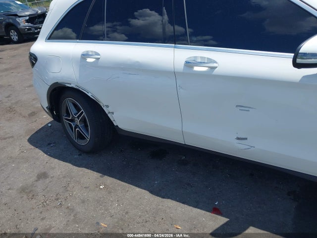 44941690 :رقم المزاد ، W1N0G8EB6LF817181 vin ، 2020 Mercedes-benz Glc 300 4matic مزاد بيع