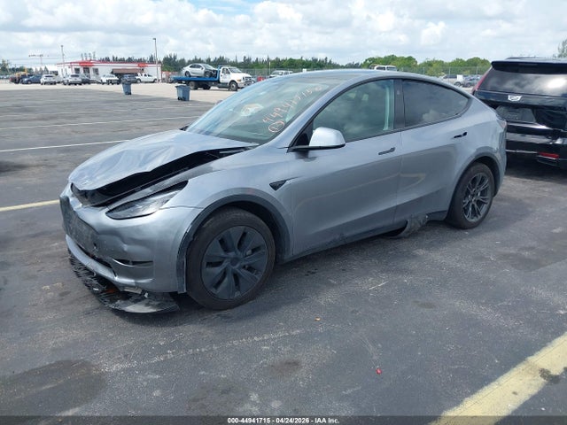 2025 Tesla Model Y Long Range Dual Motor Rear-wheel Drive მანქანა იყიდება აუქციონზე, vin: 7SAYGDED5SA378904, აუქციონის ნომერი: 44941715