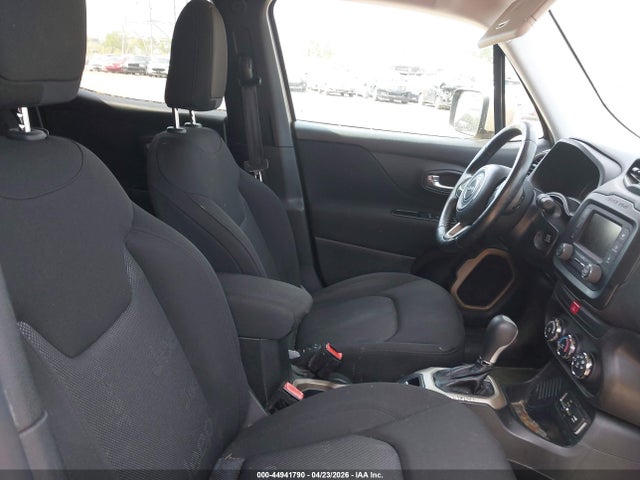 ZACCJABTXGPC65665 Jeep Renegade Latitude