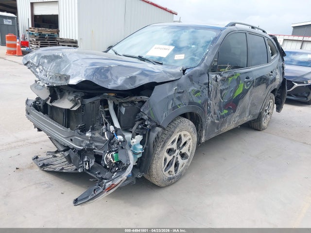 Продаж на аукціоні авто 2021 Subaru Forester Premium, vin: JF2SKAJCXMH431827, номер лоту: 44941801