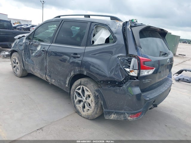 Продаж на аукціоні авто 2021 Subaru Forester Premium, vin: JF2SKAJCXMH431827, номер лоту: 44941801