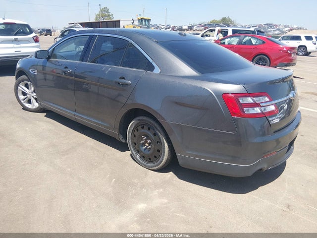 44941850 :رقم المزاد ، 1FAHP2D89JG109212 vin ، 2018 Ford Taurus Se مزاد بيع