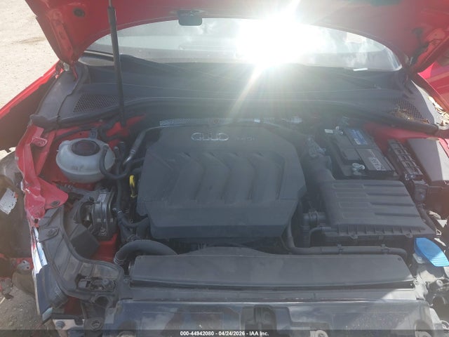 44942080 :رقم المزاد ، WAUAUGFF8KA097097 vin ، 2019 Audi A3 40 Titanium Premium مزاد بيع