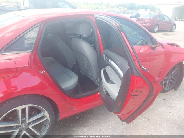 44942080 :رقم المزاد ، WAUAUGFF8KA097097 vin ، 2019 Audi A3 40 Titanium Premium مزاد بيع