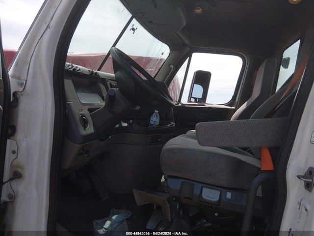 Freightliner Cascadia 113 2014 3AKBGADV8ESFZ4553 Image 7