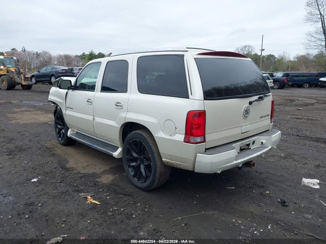 2004 Cadillac Escalade Standard მანქანა იყიდება აუქციონზე, vin: 1GYEK63N14R218129, აუქციონის ნომერი: 44942254
