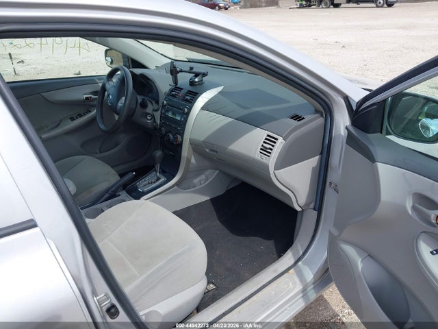 44942273 :رقم المزاد ، 1NXBU4EE0AZ374588 vin ، 2010 Toyota Corolla Le مزاد بيع
