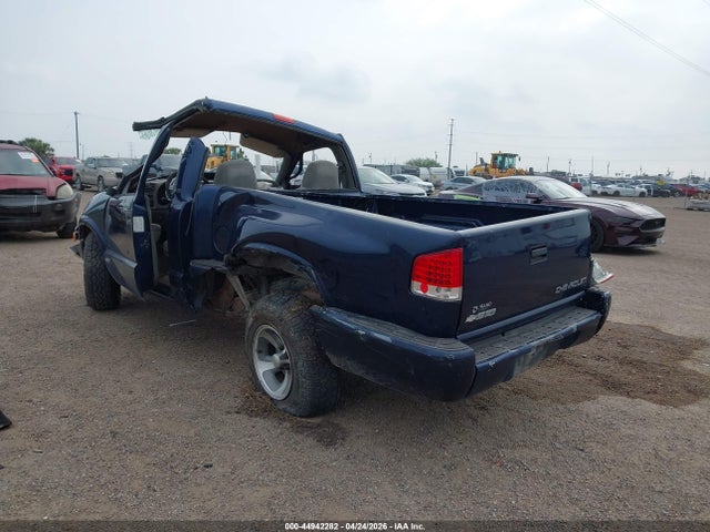 2001 Chevrolet S-10 Ls მანქანა იყიდება აუქციონზე, vin: 1GCCS14W018230328, აუქციონის ნომერი: 44942282