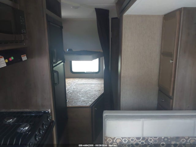 Coleman Other 2019 4YDT24421KH930355 Image 12