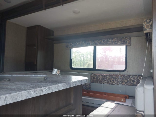 Coleman Other 2019 4YDT24421KH930355 Image 5