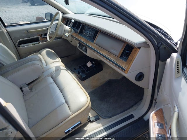 44942341 :رقم المزاد ، 1LNCM83W2MY678980 vin ، 1991 Lincoln Town Car Cartier مزاد بيع