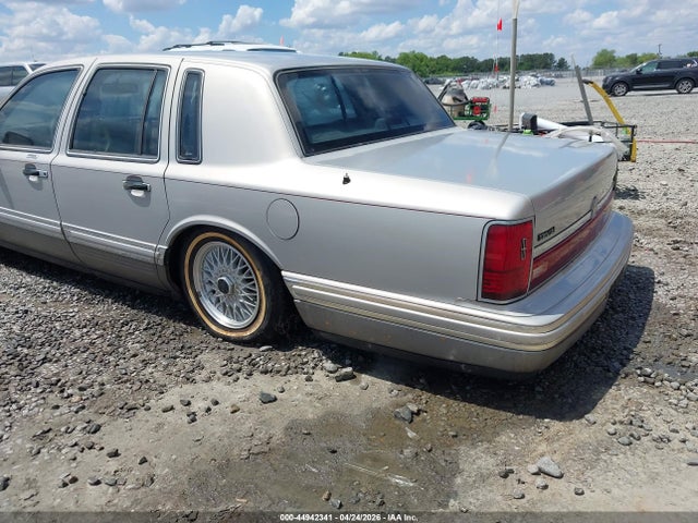 44942341 :رقم المزاد ، 1LNCM83W2MY678980 vin ، 1991 Lincoln Town Car Cartier مزاد بيع