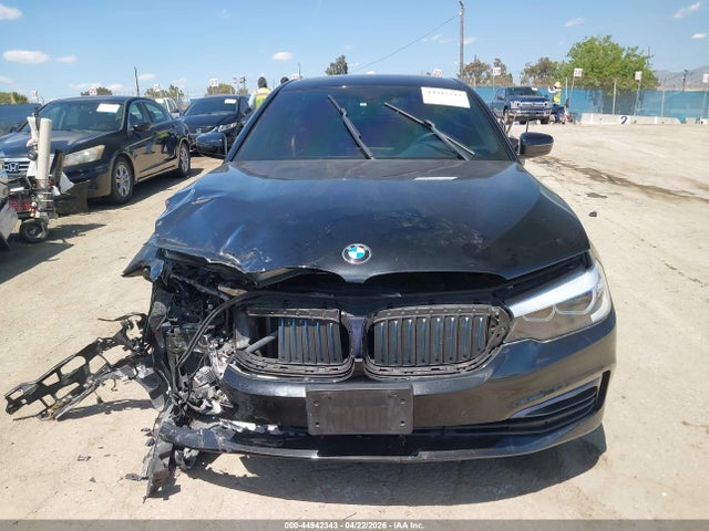 WBAJB1C57JB374264 BMW 530e Xdrive Iperformance