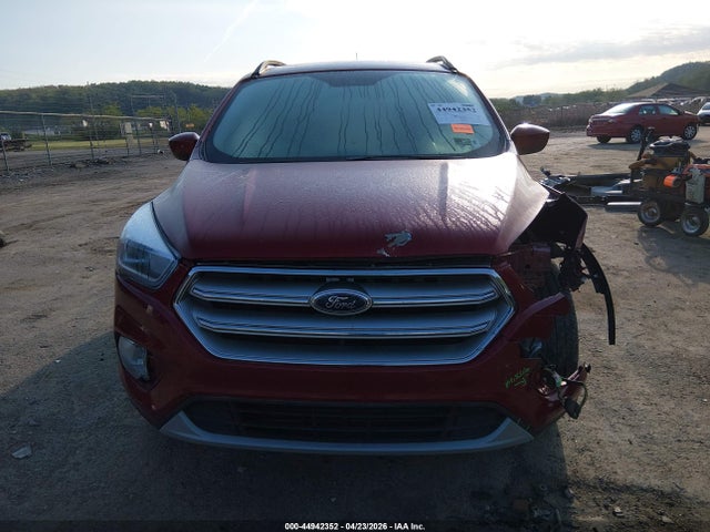 44942352 :رقم المزاد ، 1FMCU9HD7JUB38329 vin ، 2018 Ford Escape Sel مزاد بيع