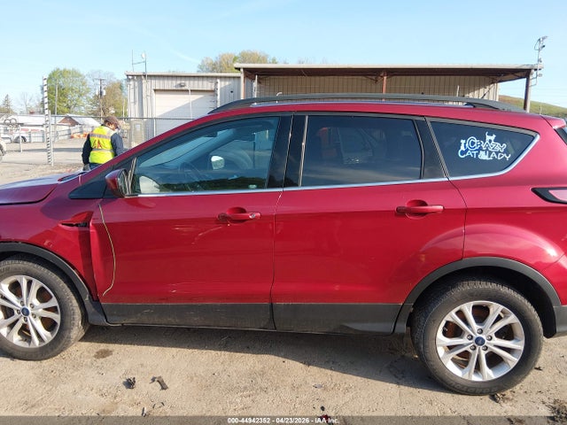 44942352 :رقم المزاد ، 1FMCU9HD7JUB38329 vin ، 2018 Ford Escape Sel مزاد بيع