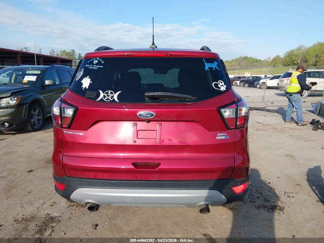 44942352 :رقم المزاد ، 1FMCU9HD7JUB38329 vin ، 2018 Ford Escape Sel مزاد بيع