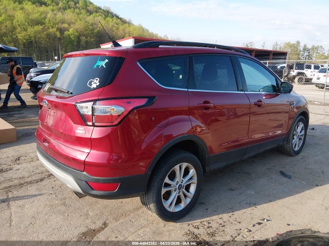 44942352 :رقم المزاد ، 1FMCU9HD7JUB38329 vin ، 2018 Ford Escape Sel مزاد بيع