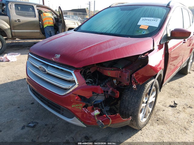44942352 :رقم المزاد ، 1FMCU9HD7JUB38329 vin ، 2018 Ford Escape Sel مزاد بيع