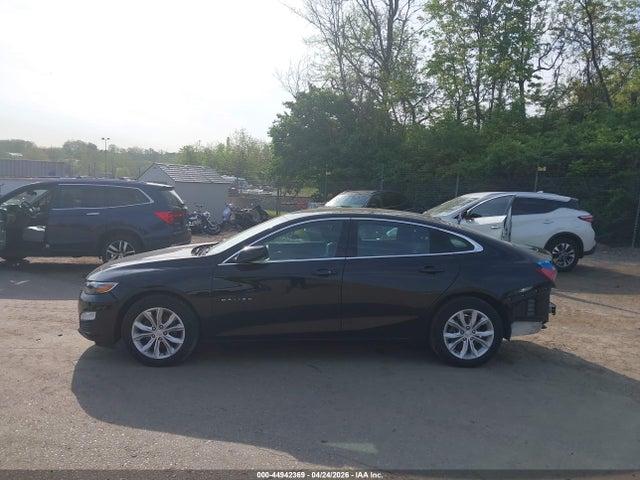 1G1ZD5STXMF017741 Chevrolet Malibu Fwd Lt