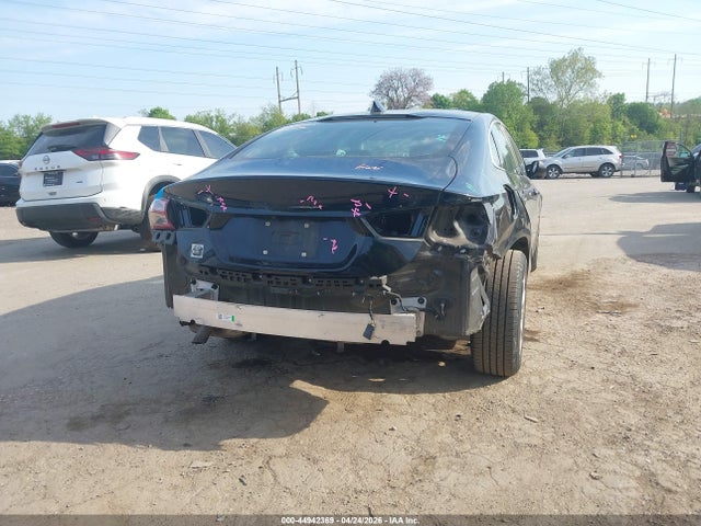 1G1ZD5STXMF017741 Chevrolet Malibu Fwd Lt