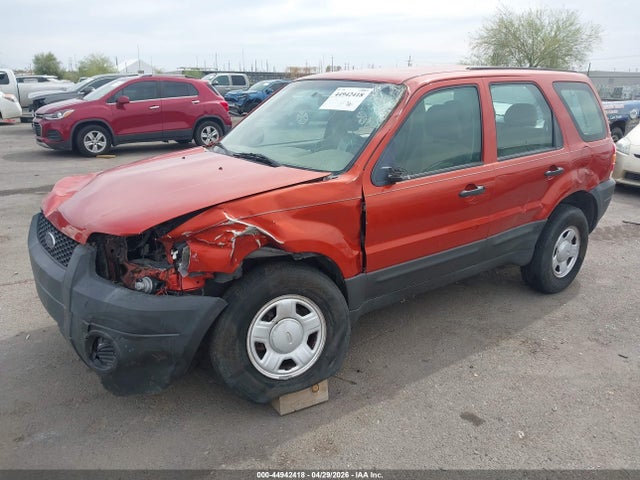 44942418 :رقم المزاد ، 1FMCU92Z56KA76629 vin ، 2006 Ford Escape Xls/xls Manual مزاد بيع