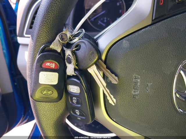 Продажа на аукционе авто 2017 Hyundai Elantra Se, vin: KMHD84LF4HU282242, номер лота: 44942545