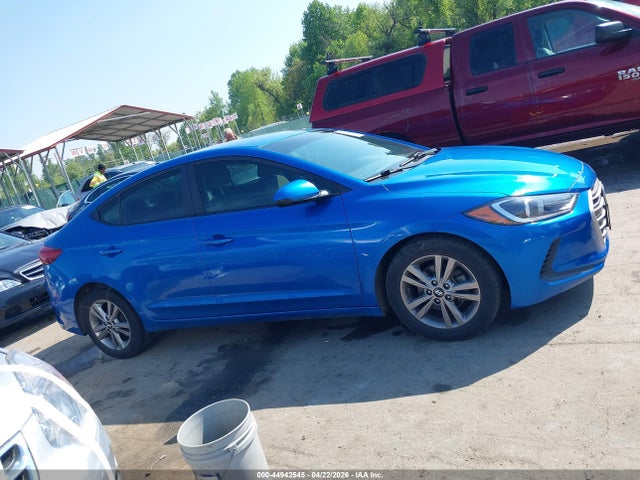 Продажа на аукционе авто 2017 Hyundai Elantra Se, vin: KMHD84LF4HU282242, номер лота: 44942545