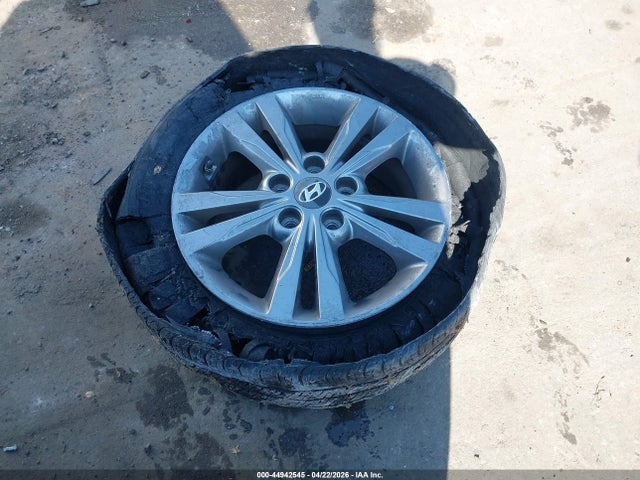 Продажа на аукционе авто 2017 Hyundai Elantra Se, vin: KMHD84LF4HU282242, номер лота: 44942545