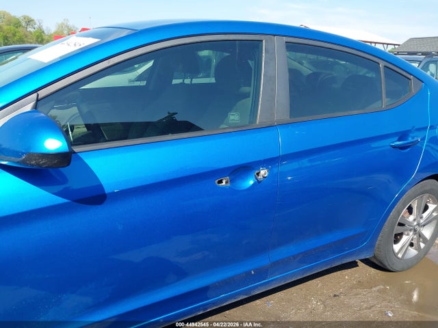 Продажа на аукционе авто 2017 Hyundai Elantra Se, vin: KMHD84LF4HU282242, номер лота: 44942545
