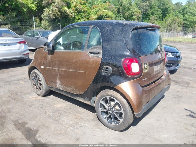 2016 Smart Fortwo Passion მანქანა იყიდება აუქციონზე, vin: WMEFJ5DA2GK066315, აუქციონის ნომერი: 44942638