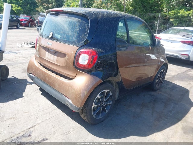 2016 Smart Fortwo Passion მანქანა იყიდება აუქციონზე, vin: WMEFJ5DA2GK066315, აუქციონის ნომერი: 44942638