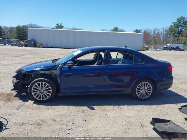 44942659 :رقم المزاد ، 3VWGZ7AJ4BM017305 vin ، 2011 Volkswagen Jetta 2.5l Sel مزاد بيع