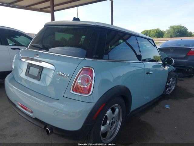 Продаж на аукціоні авто 2011 Mini Cooper, vin: WMWSU3C57BT253076, номер лоту: 44942719
