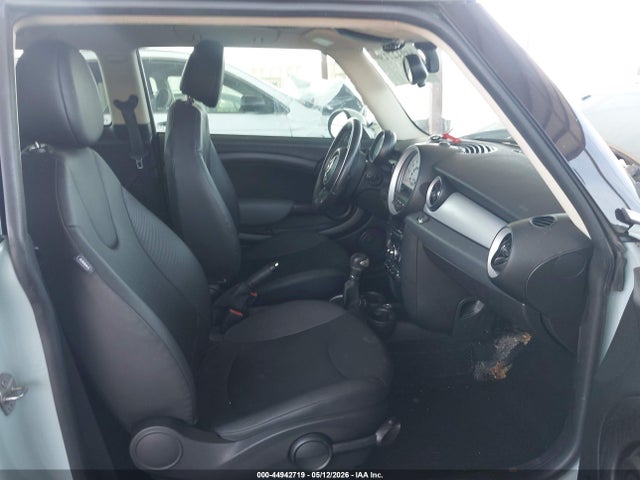 Продаж на аукціоні авто 2011 Mini Cooper, vin: WMWSU3C57BT253076, номер лоту: 44942719