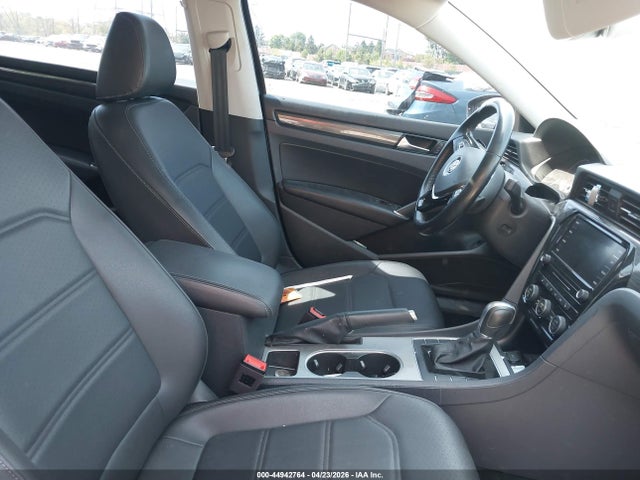 44942764 :رقم المزاد ، 1VWMA7A39LC012888 vin ، 2020 Volkswagen Passat 2.0t R-line مزاد بيع