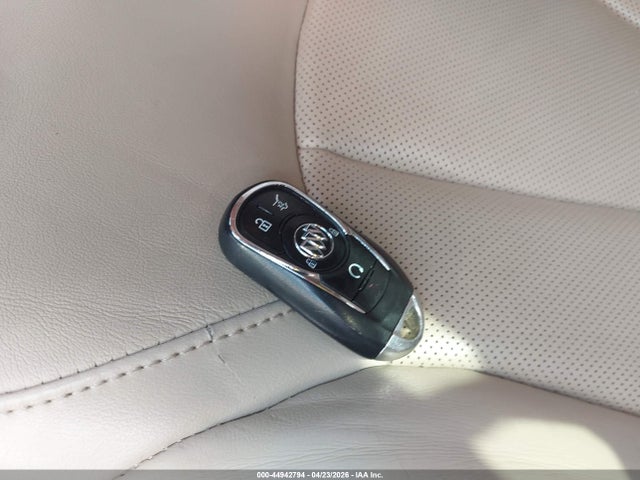 LRBFX3SX7JD004573 Buick Envision Premium I