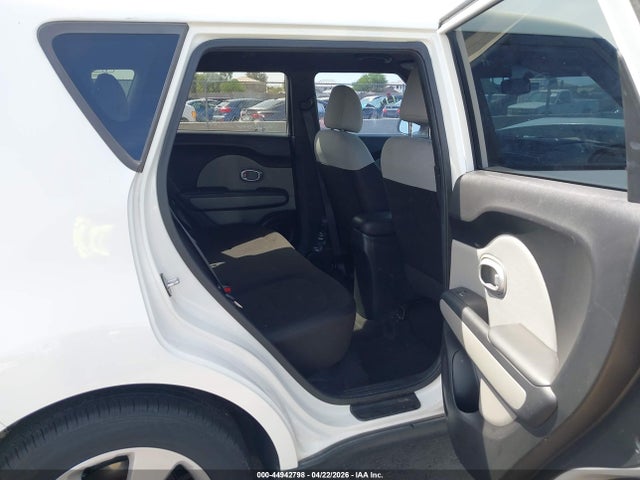 Продажа на аукционе авто 2018 Kia Soul, vin: KNDJN2A28J7620587, номер лота: 44942798